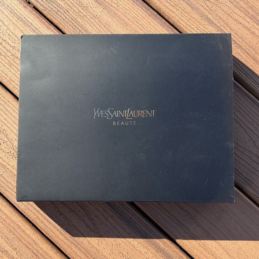 Yes SaintLaurent Beaute Towel set
